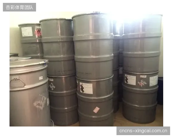 上游铝锭及粉末涂料的价格波动，正在持续侵蚀中游实体器材制造商本已微薄的利润空间